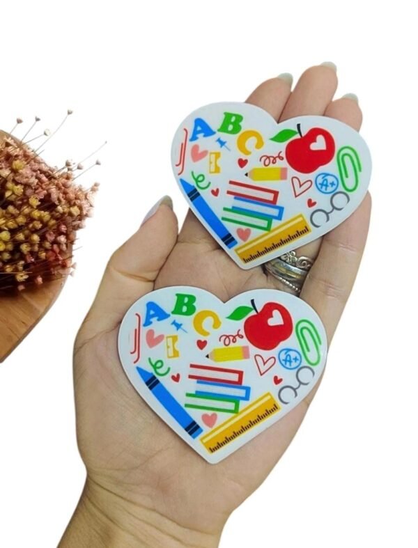 APLIQUE EM ACRÍLICO CURVADO CORAÇÃO ABC 7CM UND