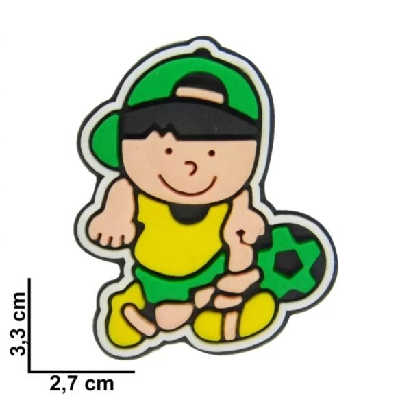 APLIQUE EMBORRACHADO 3,3CM MENINO COM BOLA C/ 2 UND
