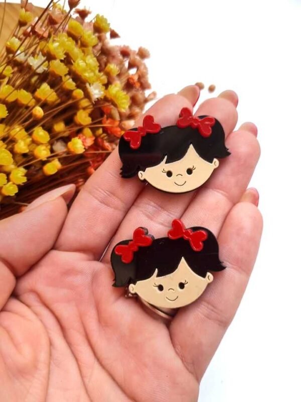 MENININHA ESCOLAR COM LAÇOS VERMELHO 3,5CM UND