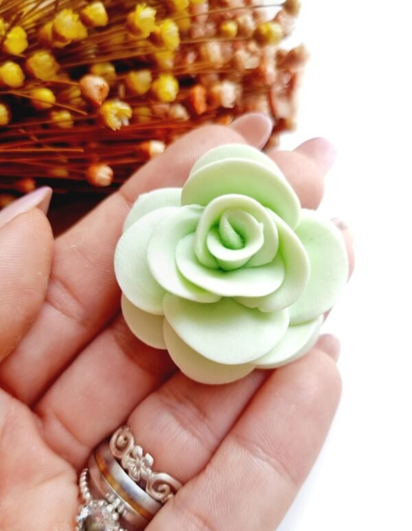 FLOR EM BISCUIT CAMADAS VERDE BEBÊ 3,5CM UND
