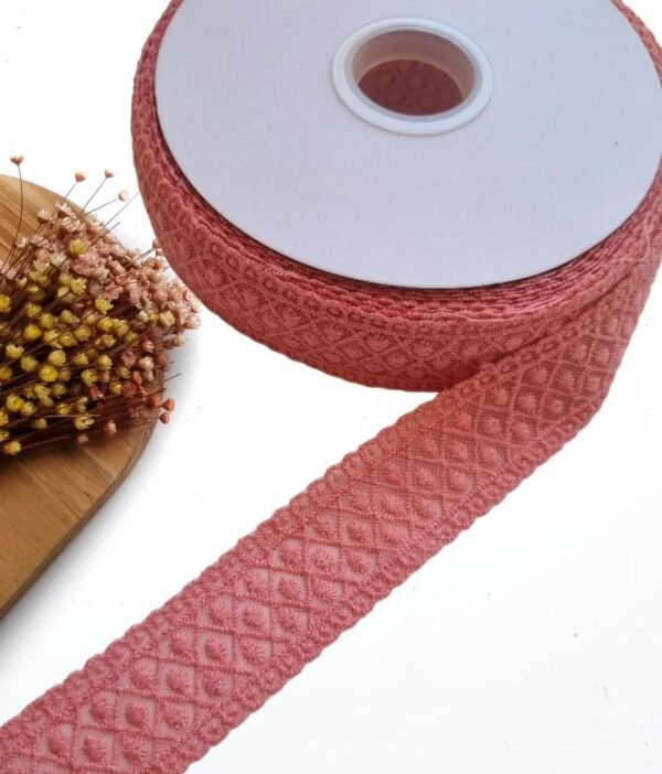 FITA IMPORTADA RENDA BORDADA 38MM ROSE – METRO