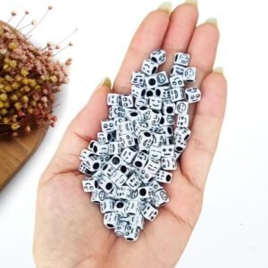 ENTREMEIO DADOS 6 MM ROSTINHOS DIVERTIDOS BRANCA/PRETO C/ 30G