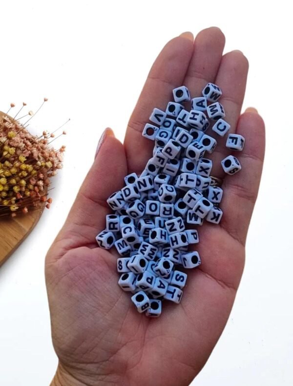 ENTREMEIO DADOS BRANCO 6MM E LETRAS PRETA C/ 30G