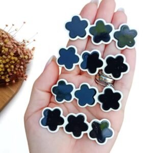 APLIQUE BASE OFF P/ BICO DE PATO E FLOR PRETA EM ACRÍLICO 6,5 CM C/ 2 UND