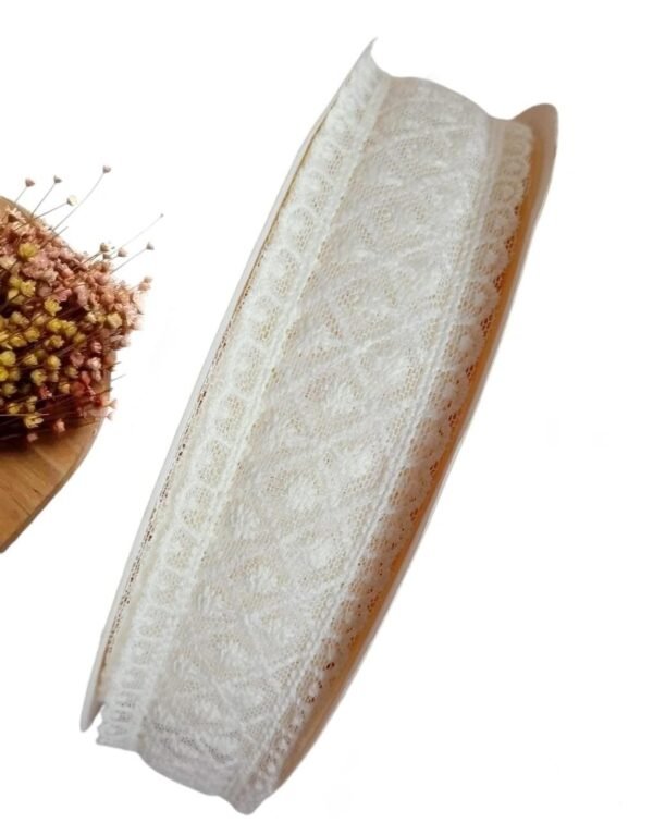 FITA IMPORTADA RENDA BORDADA 38MM CREME – METRO