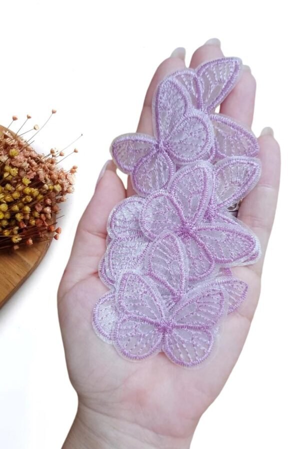 APLIQUE BORBOLETA BORDADA EM VOAL LILAS 3X4,5CM UND