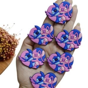 APLIQUE CORAÇÃO EMBORRACHADO STITCH E ANGEL APAIXONADOS 4,2CM C/ 2 UND