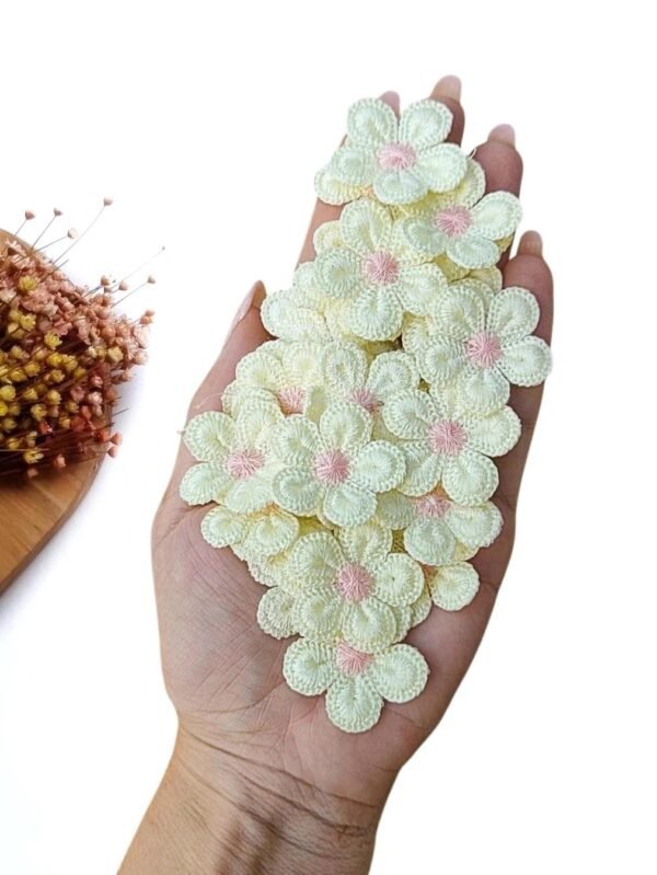 APLIQUE FLOR BORDADA AMARELO E MIOLO ROSA 3,5CM C/ 2 UND