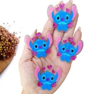 APLIQUE EM ACRÍLICO P/ LAÇO STITCH APAIXONADO 4,5 CM  UND