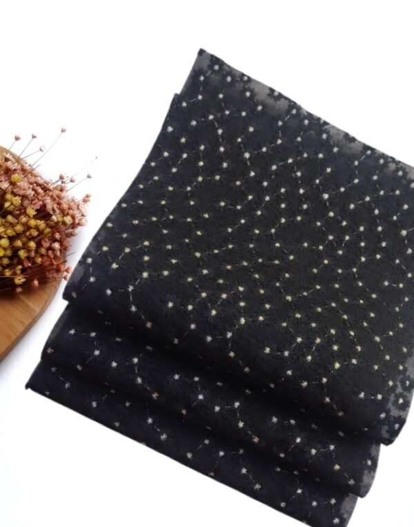 LONITA PRETA COM FLORES BORDADAS 25X50 CM UND