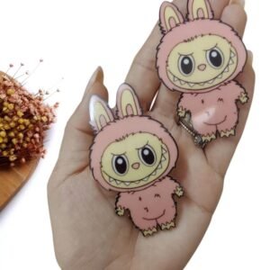APLIQUE EM ACRÍLICO CURVADO LABUBU ROSA 8 CM UND