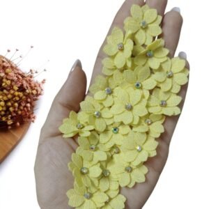 APLIQUE FLOR EM TECIDO LINHO 2,5 CM AMARELO BEBÊ C/ 2 UND