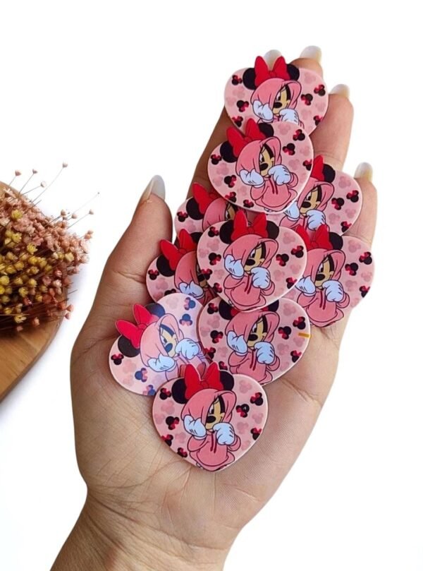 APLIQUE EM ACRÍLICO SUBLIMATICO CORAÇÃO MINNIE C/ CAPUS 4 CM UND