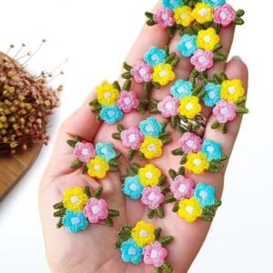 APLIQUE MINI FLOR TRIPLA BORDADA COLORIDA 2,8 CM C/ 2 UND