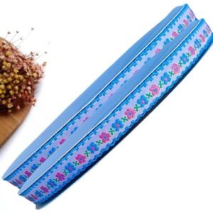 FITA FLORAL BORDADA 10 MM BRANCA BORDAS AZUL - METRO