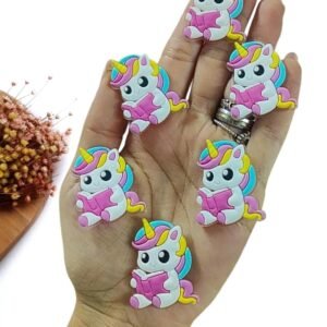 APLIQUE EMBORRACHADO UNICÓRNIO C/ LIVRO 3 CM C/ 2 UND