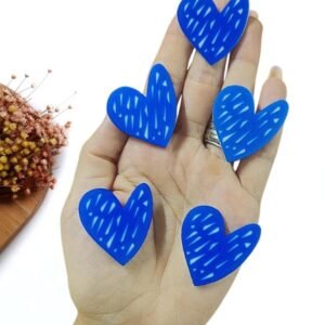 APLIQUE EM ACRÍLICO SUBLIMADO CORAÇÃO RABISCADO AZUL BIC 4 CM UND