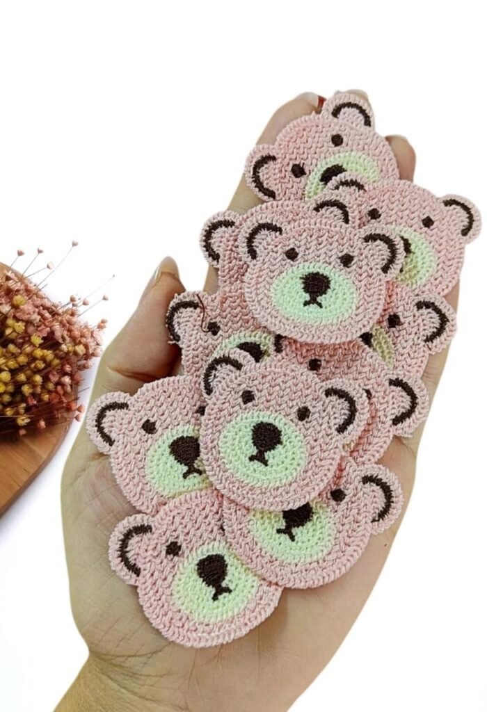 APLIQUE URSINHO EM CROCHÊ ROSA 4,2 CM C/ 2 UND