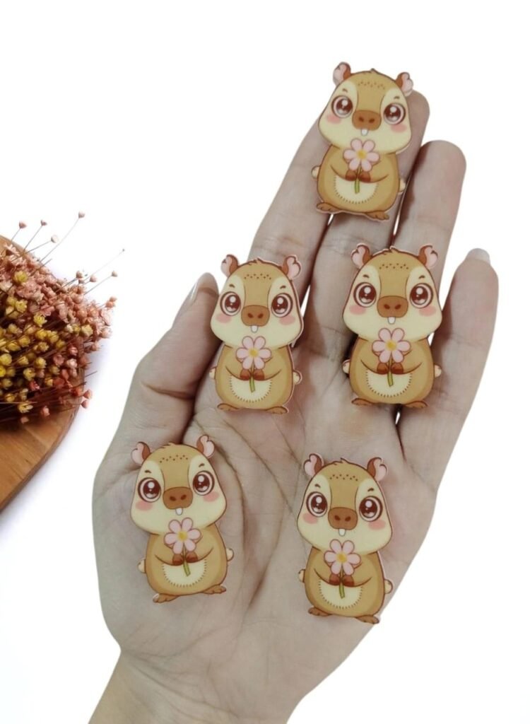 APLIQUE EM ACRÍLICO CAPIVARA C/ FLOR 4 CM UND