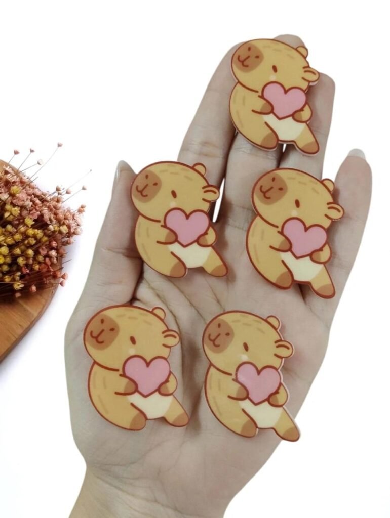 APLIQUE EM ACRÍLICO CAPIVARA C/ CORAÇÃO 4 CM UND