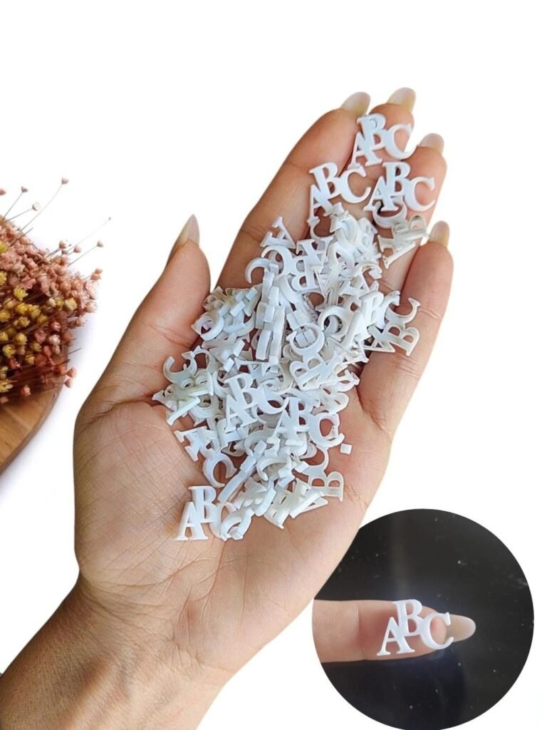 APLIQUE LETREIRO ABC EM ACRÍLICO BRANCO 2CM C/ 4 UND