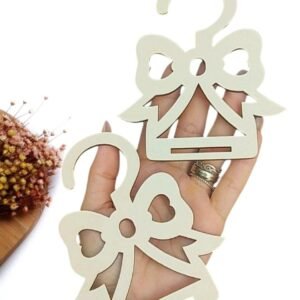 CABIDE FORMATO LAÇO VAZADO EM MDF 10X12,5CM UND