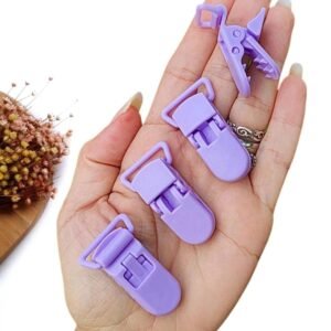 PRENDEDOR DE CHUPETA LILAS 4CM C/ 2 UND