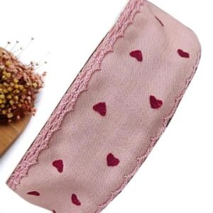 FITA IMPORTADA CORAÇÕES AVELUDADOS 38MM ROSE C/ BORDAS TRABALHADAS - METRO